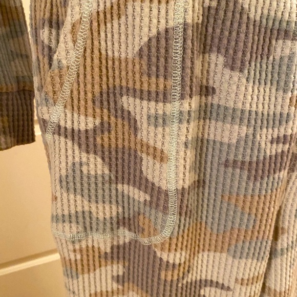 Z Supply Camo Waffle Knit Sweat Set 🩶🤍🤎🩵 - Picture 8 of 16